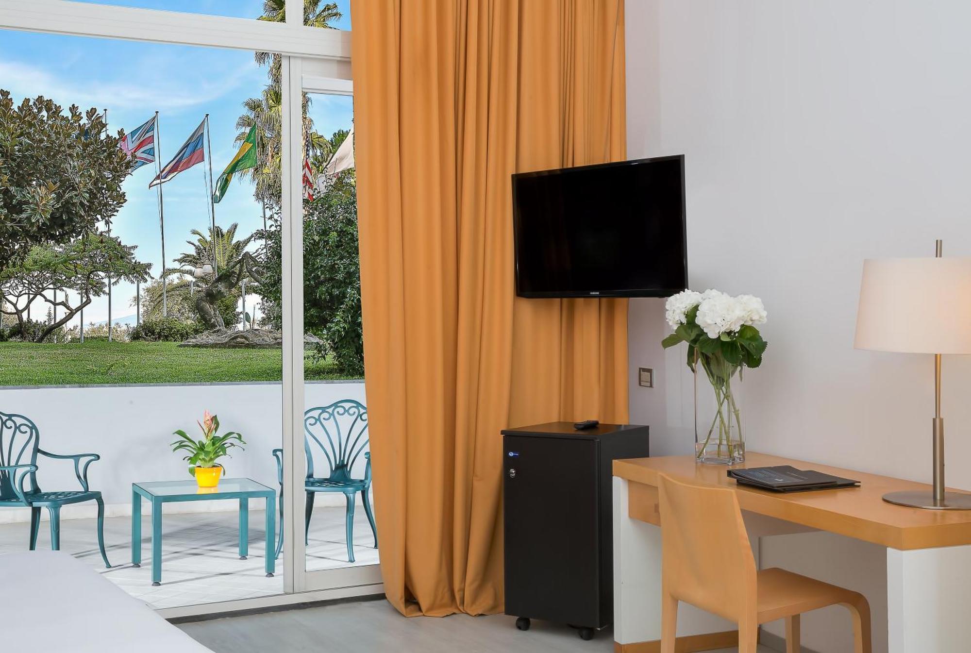 Hilton Sorrento Palace Екстериор снимка