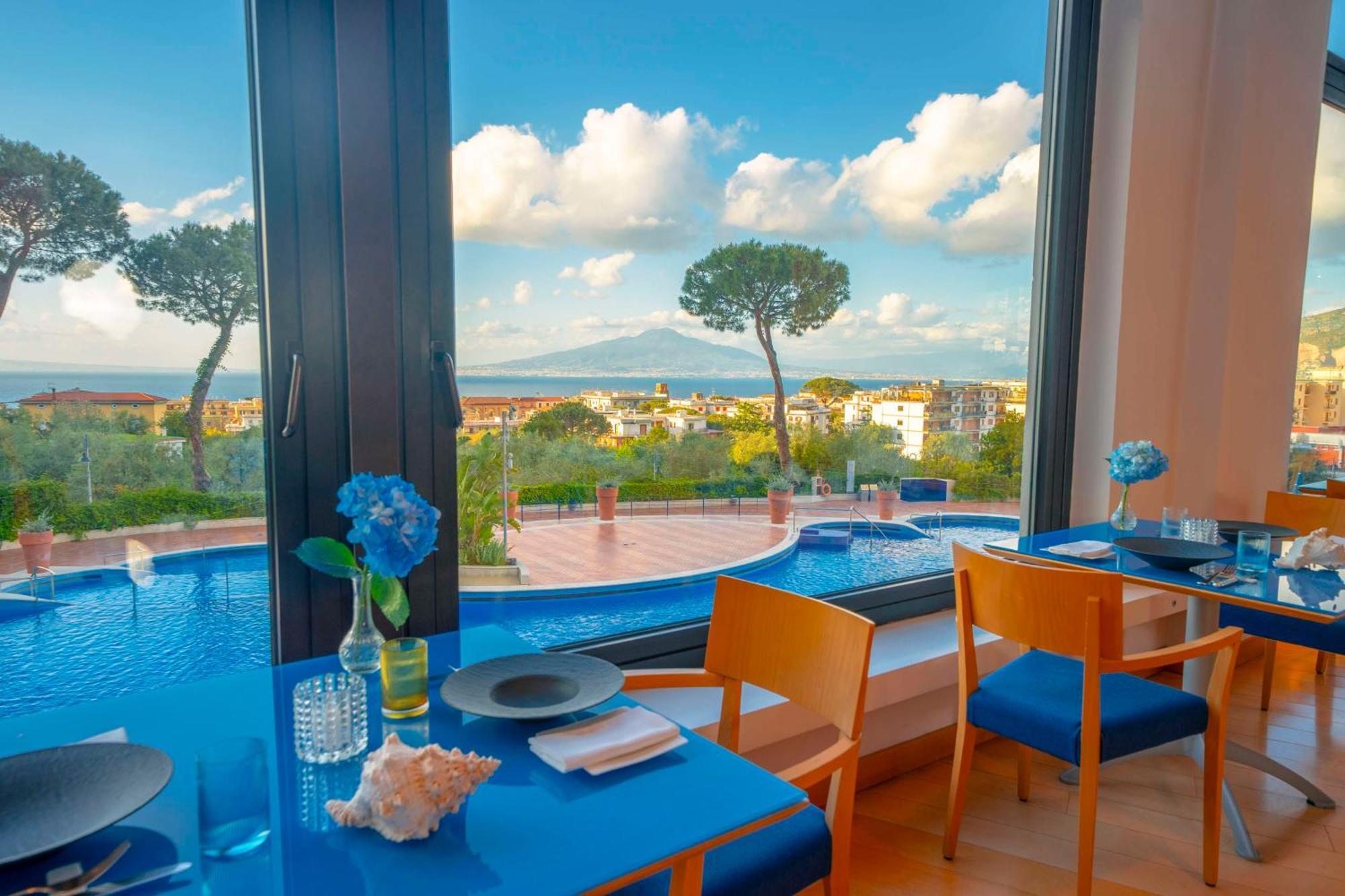 Hilton Sorrento Palace Екстериор снимка