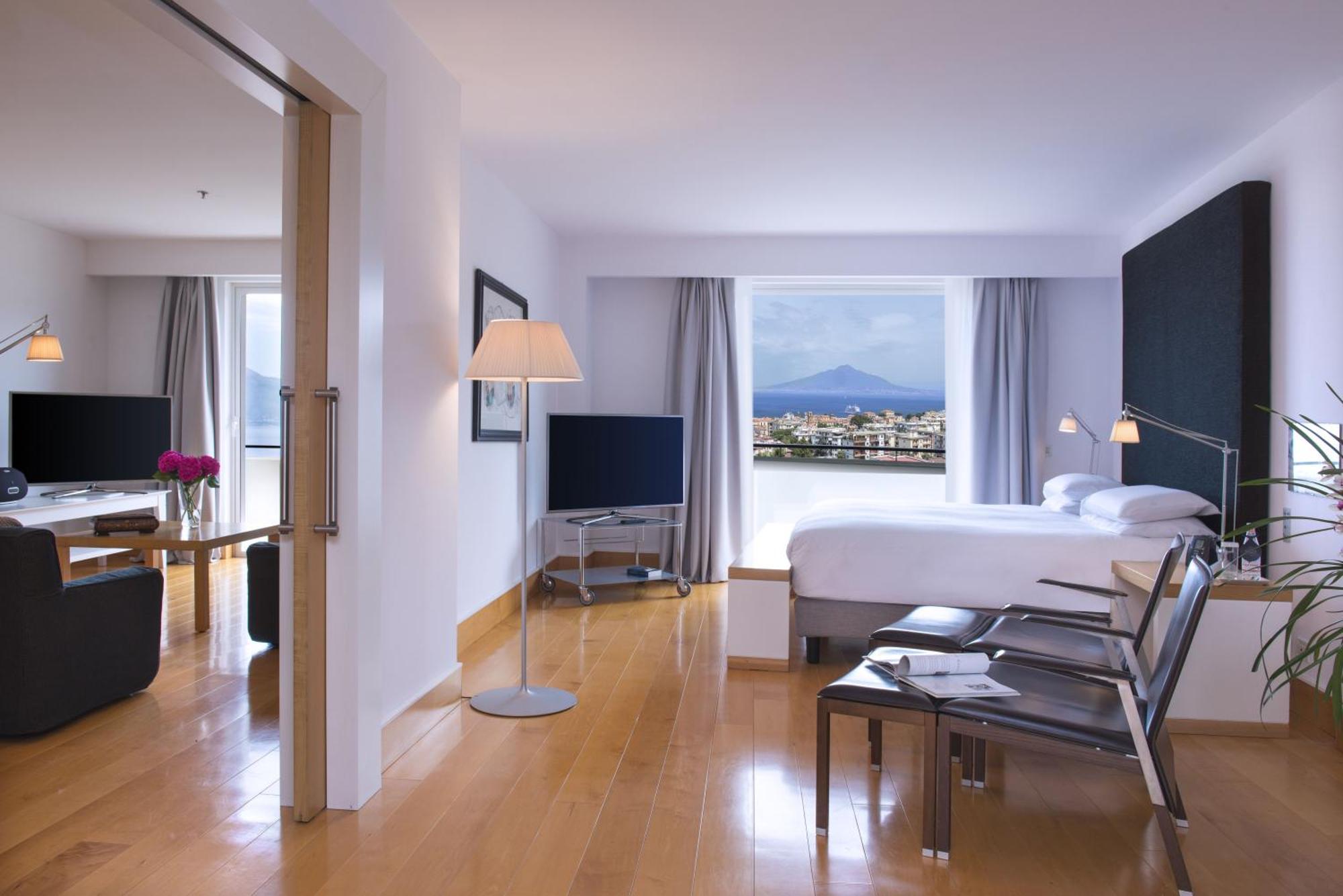 Hilton Sorrento Palace Екстериор снимка